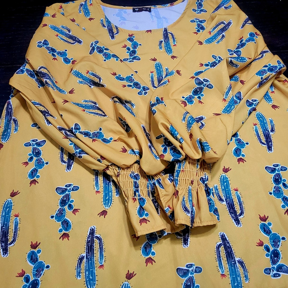 Vision Usa 2 XL Blouse Smocked Cuffs Yellow With Cactus Print